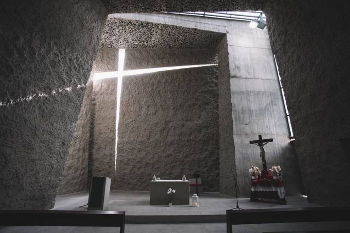 Pura solemnidad en el altar.