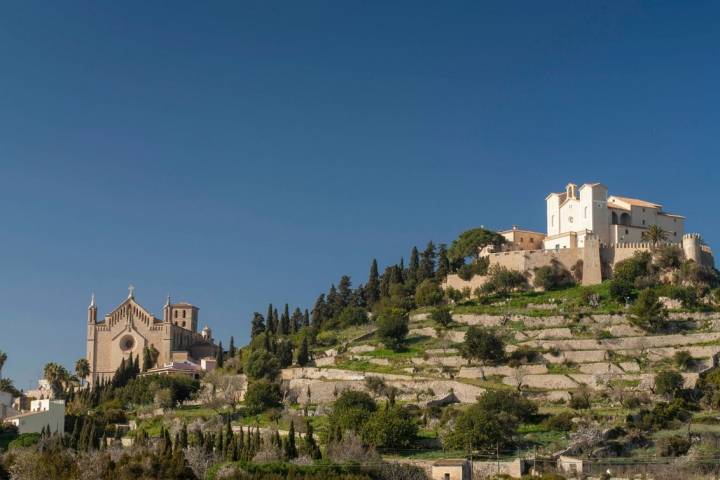 Ciudades y pueblos con encnato en Mallorca Artá 