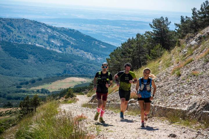 Por muy alta que sea la montaña, siempre hay un camino que lleva a la cima.