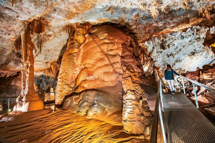 Magdalenas Cueva Pozalagua