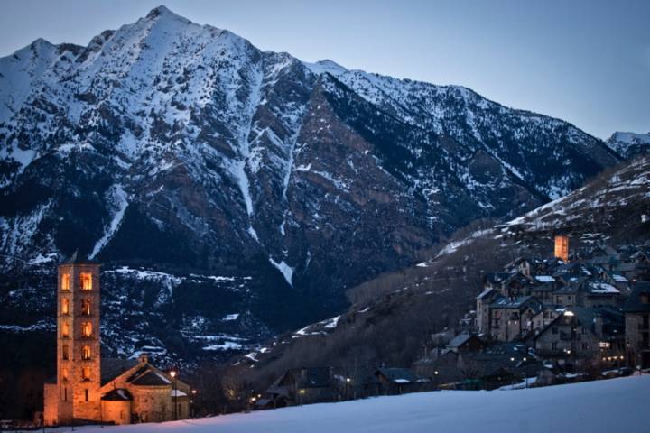 Viajes 2021: Sant Climent de Taüll al anochecer.