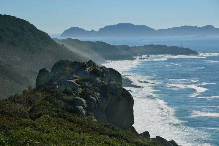 El Morrazo: Costa da Vela y las Islas Cíes al fondo. Foto: Alfredo Merino | Marga Estebaranz