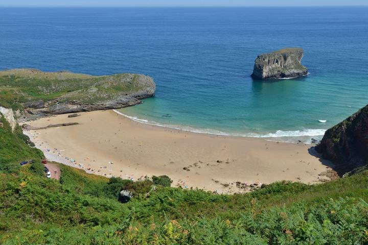 Llanes: Playa de la Ballota. Foto: Alfredo Merino | Marga Estebaranz