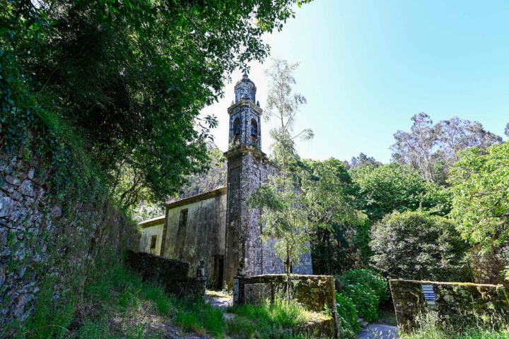 El pequeño monasterio de San Xusto de Toxosoutos.