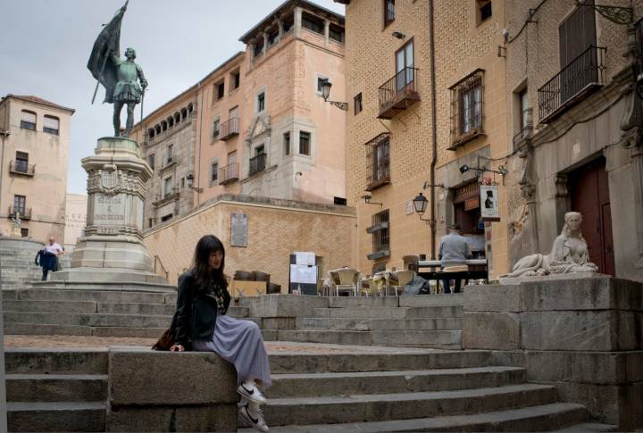 El aire italiano de la Plaza de las Sirenas fascina a los visitantes.