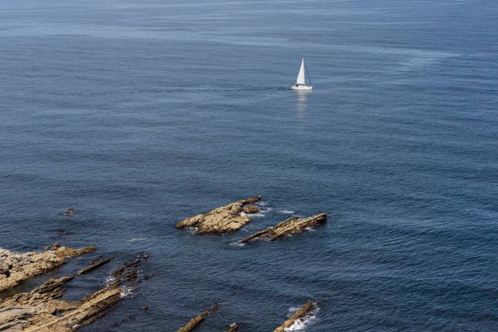 Flysch de Bizkaia en Getxo velero