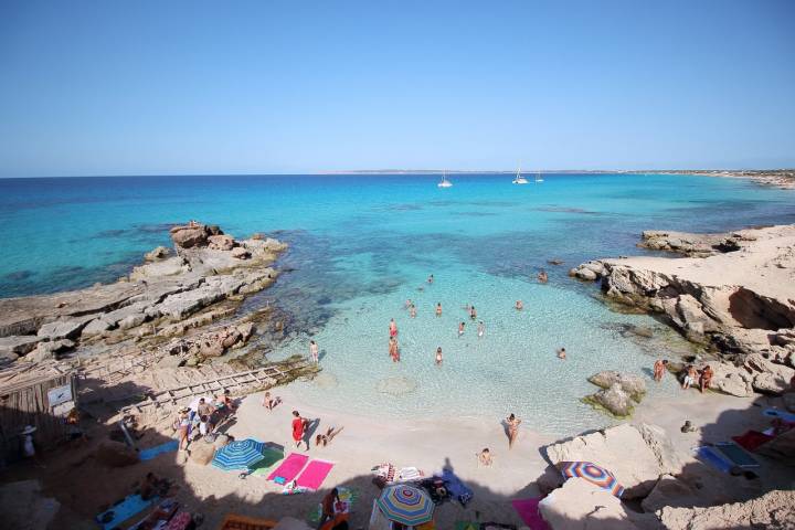 Playa Caló d'Es Mort. Foto: shutterstock.