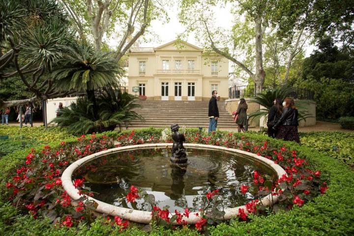 La Casa Palacio ubicada dentro del jardín.