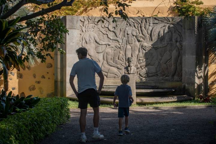 Monumento al Alonso de Nava y Grimón, sexto marqués de Villanueva del Prado, el fundador y gran impulsor de este jardín.