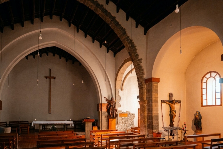 Interior de la iglesia Santa Maria i Sant Jaume de Bellver de Cerdanya