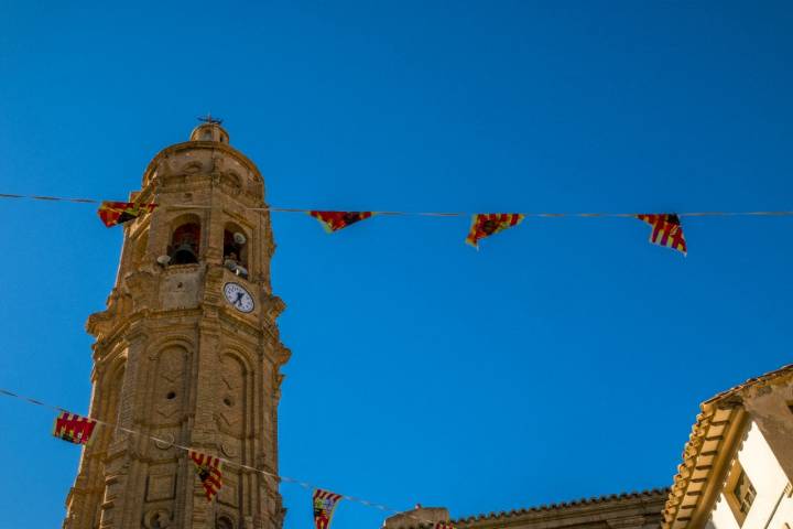 La torre de la iglesia de Nuestra Señora de la Asunción en Oliete.