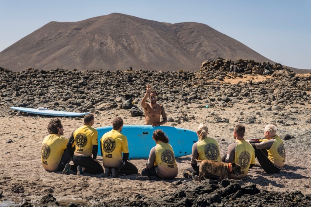 El pueblo de los surferos que no tiene playa