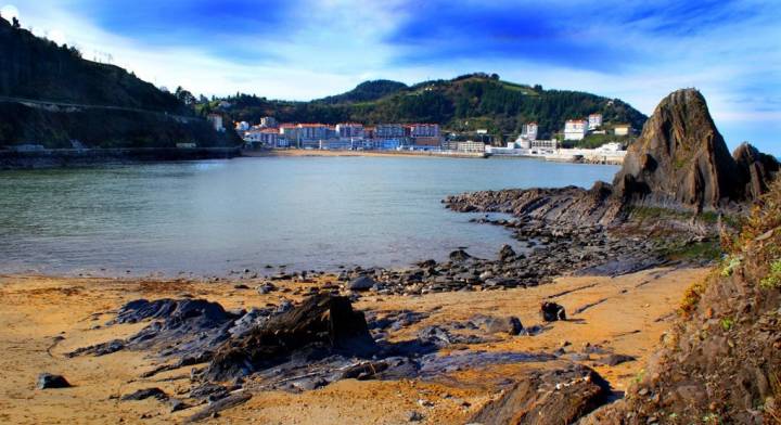 Saturraran (Guipuzkoa), una playa con leyenda. Foto: Sergio, Creative Commons.