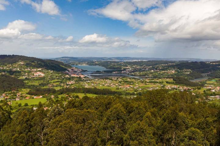 Panorámica que se observa desde lo alto de la torre del Castelo de Andrade.