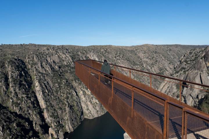 El mirador del Fraile, una pasarela de acero hacia el abismo.