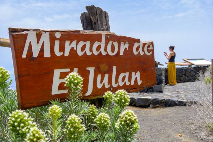 Placa identificativa del Mirador de El Julan.