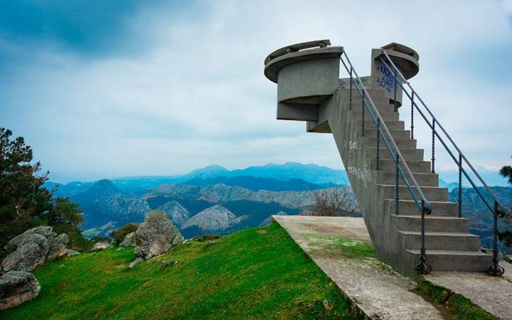 El mar Cantábrico y el mar de montañas que conforman los Picos de Europa. Foto: shutterstock.com