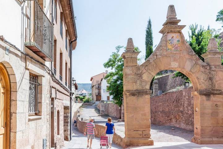 Una interesante recomendación consiste en recorrer el pueblo por sus antiguos puntos de acceso.