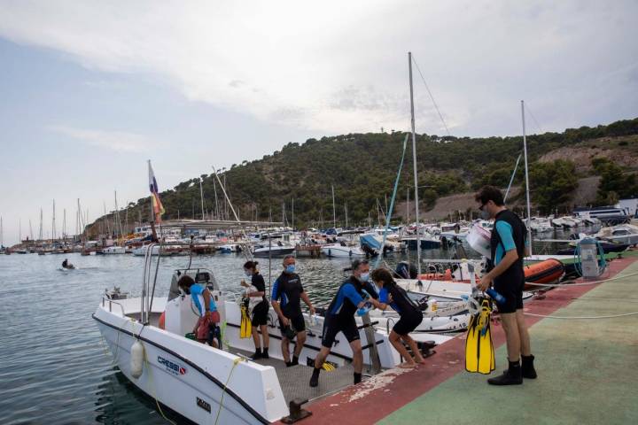 Comienza nuestra aventura de hacer snorkel frente a la costa de la Renegà.