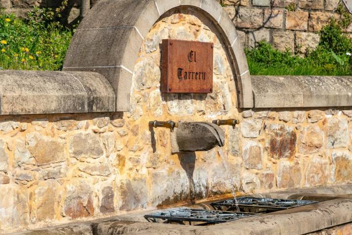 Fuente del Tarreru en Cosío (Cantabria)