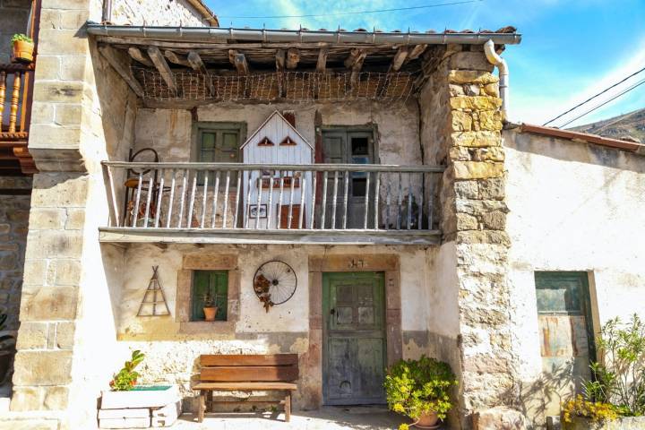 Una de las casas de Cosío (Cantabria)