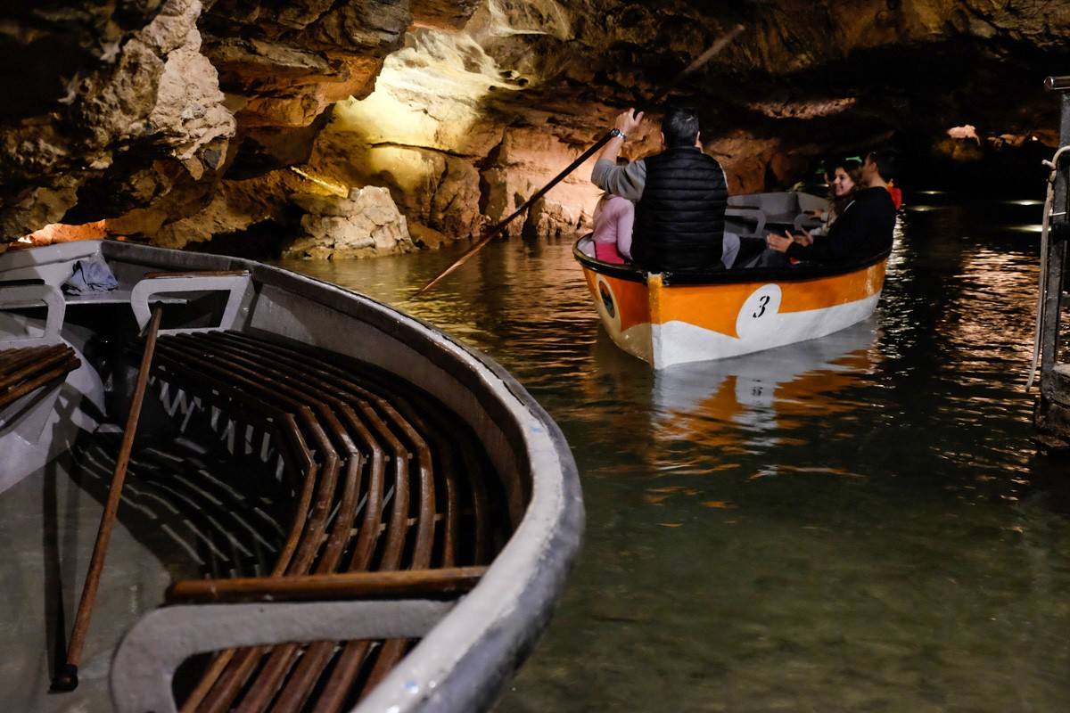 Viaje al centro de la Tierra por el río navegable más largo de Europa