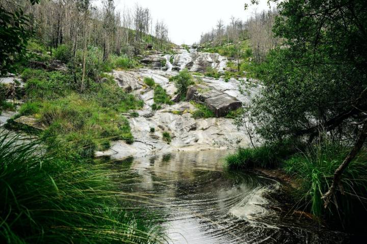 Los Toboganes en las piscinas naturales del río das Pedras