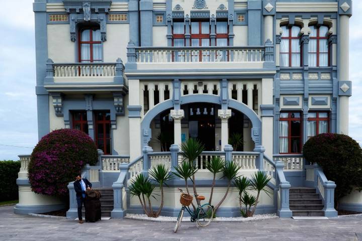 Detalle de la entrada del hotel.