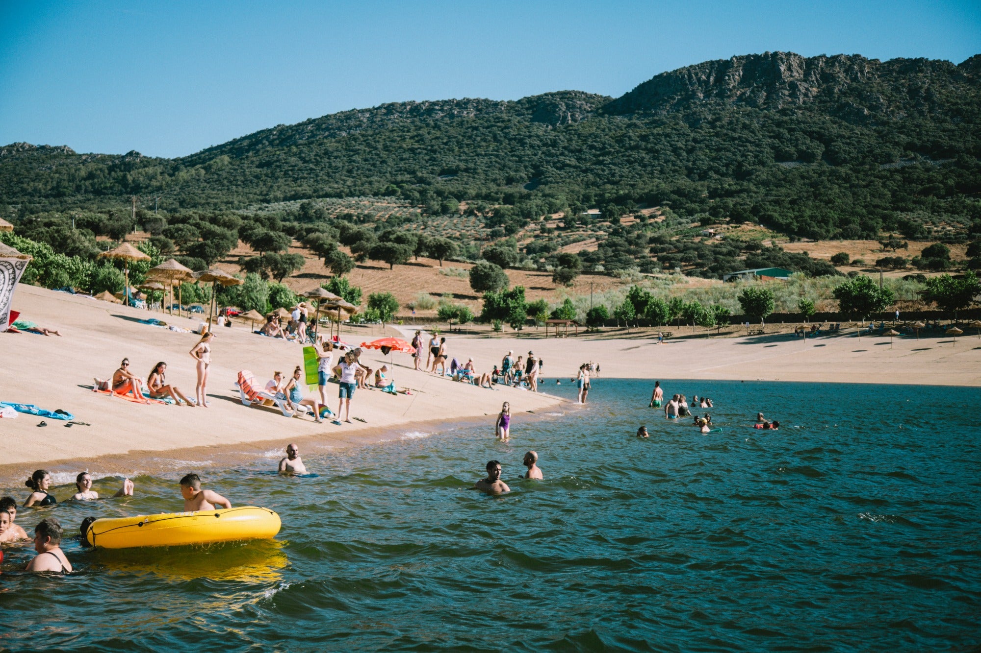 La playa a la que cuesta llegar pero también irse