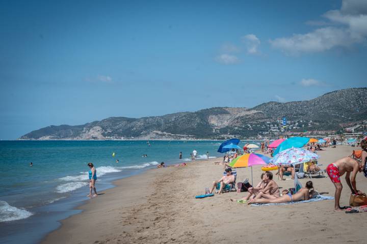 Playas de Barcelona La Pineda Castelldefels