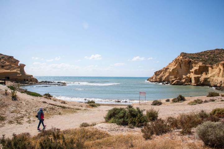 Con apenas 150 metros, es una bella piscina natural de aguas cristalinas. Foto: Antonio Pérez