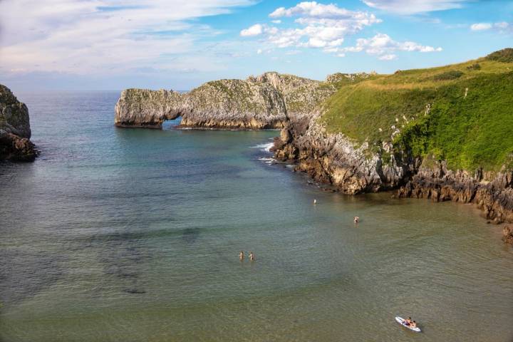 Se llama Berellín, y es una de las calas más hermosas de Cantabria.