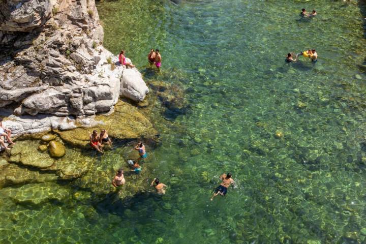 La piscina de Madrigal de la Vera, la más fotogénica de la zona.