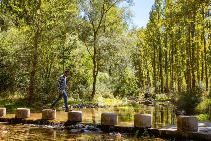 Pueblos abandonados e icnitas ribera Cidacos río