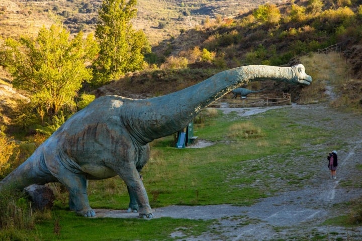 Pueblos abandonados e icnitas ribera Cidacos réplica