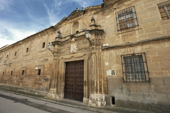 Huete. Fachada de la Iglesia de San Nicolás el Real de Medina.