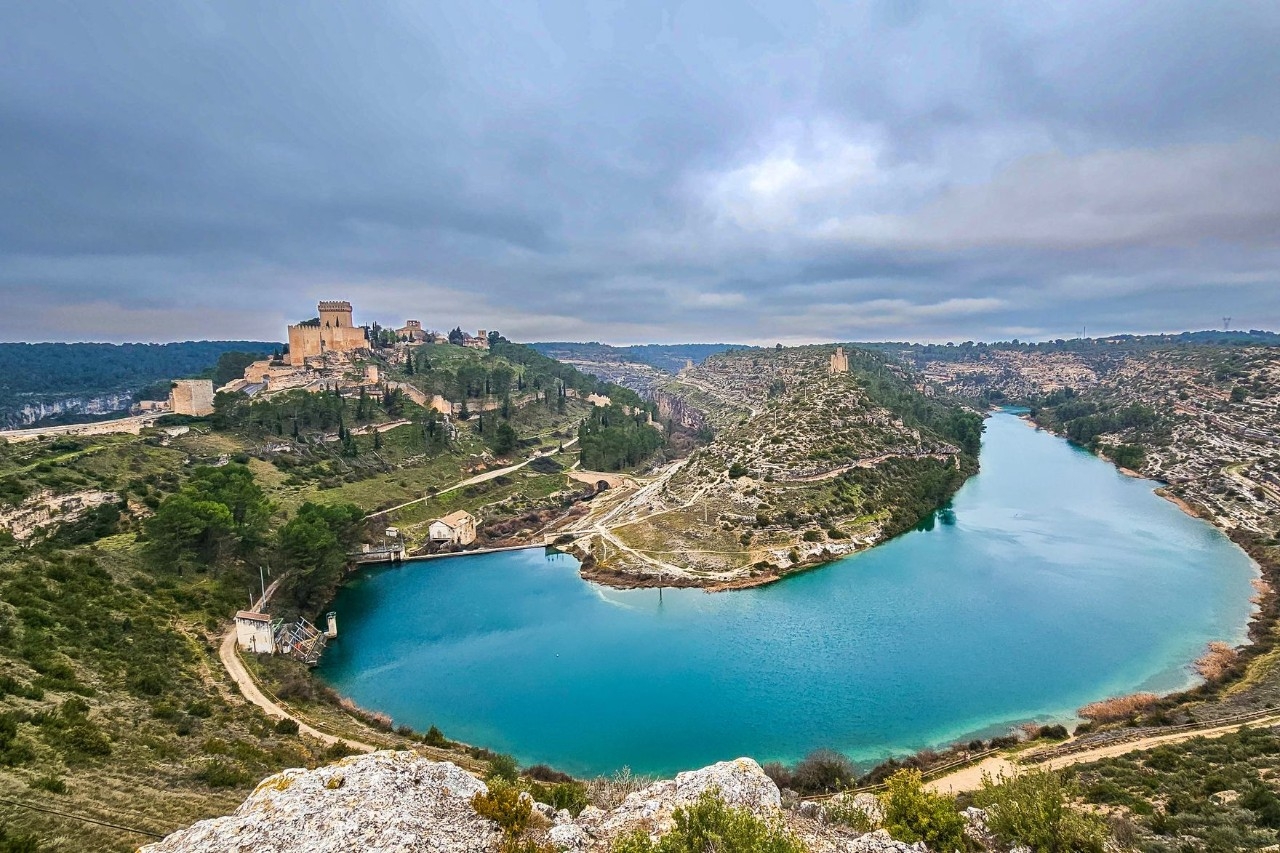 Donde la historia se asoma a hoces, castillos y montañas