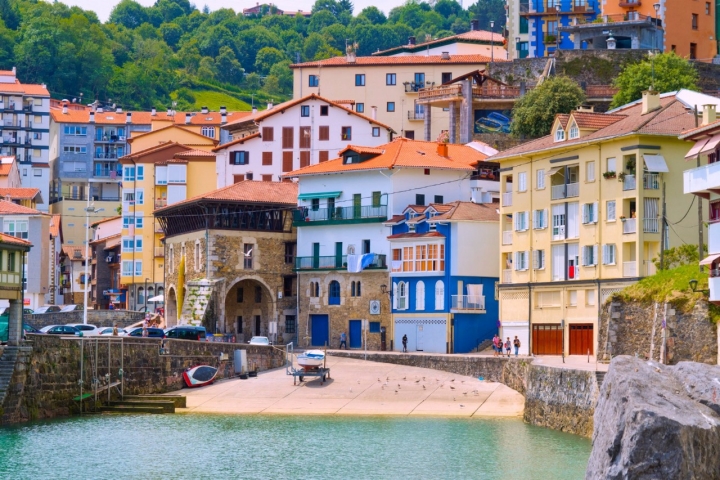 El colorido y coqueto pueblo de Mutriku.