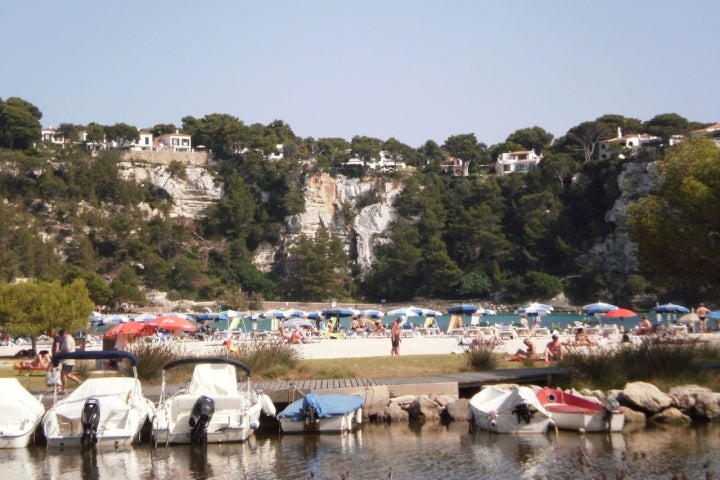 Puerto y playa de la Cala Galdana en Es Migjorn Gran. Puerto y playa de la Cala Galdana en Es Migjorn Gran.