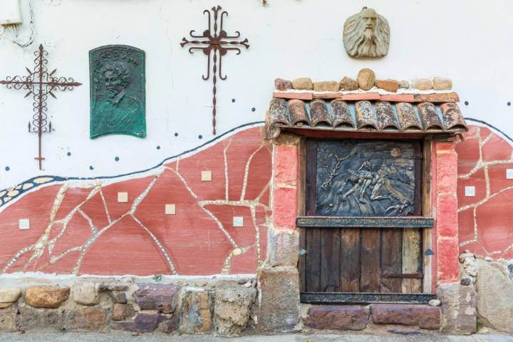 Fachada en Trasmoz, pueblo de las brujas