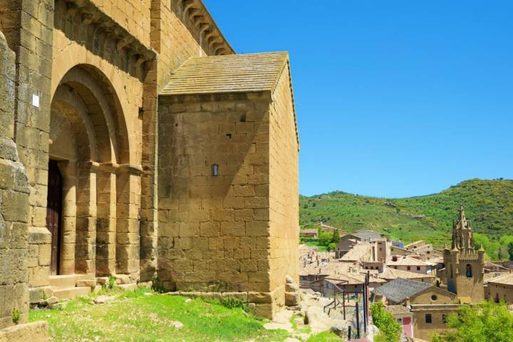 iglesia romántica en Uncastillo