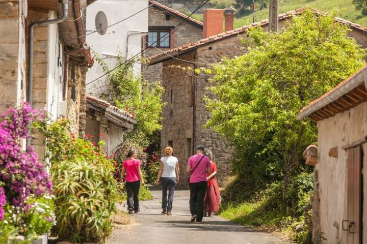 Paseando por las calles de Abanillas. Foto: José García