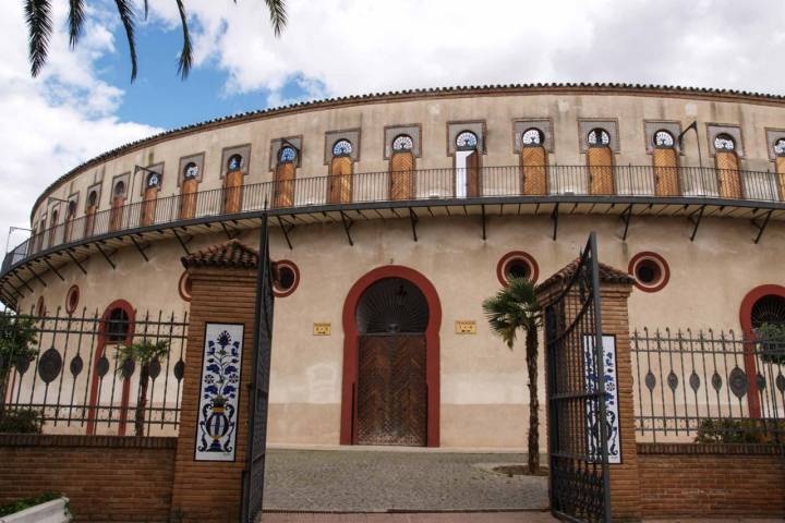 La entrada a la Plaza de Toros.