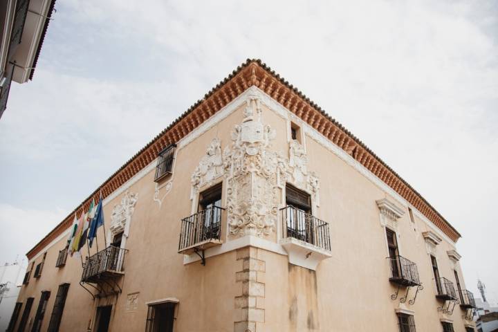 El Palacio de Monsalud es sede del ayuntamiento desde 1983.