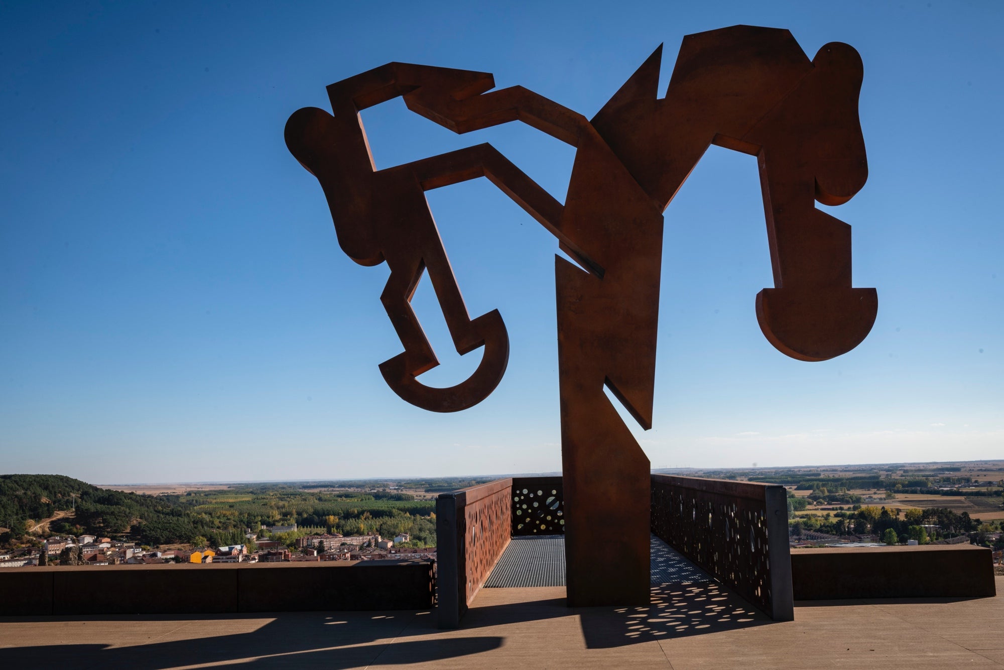 Escultura del mirador de La Morterona, inaugurada en julio de 2025. 