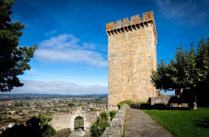 Mirar al horizonte desde la Torre del Homenaje. Foto: Paradores