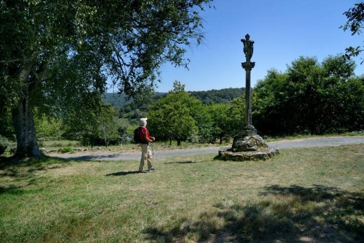 Ruta por el Cañón Mao (Ribeira Sacra): Cruceiro de Forcas.