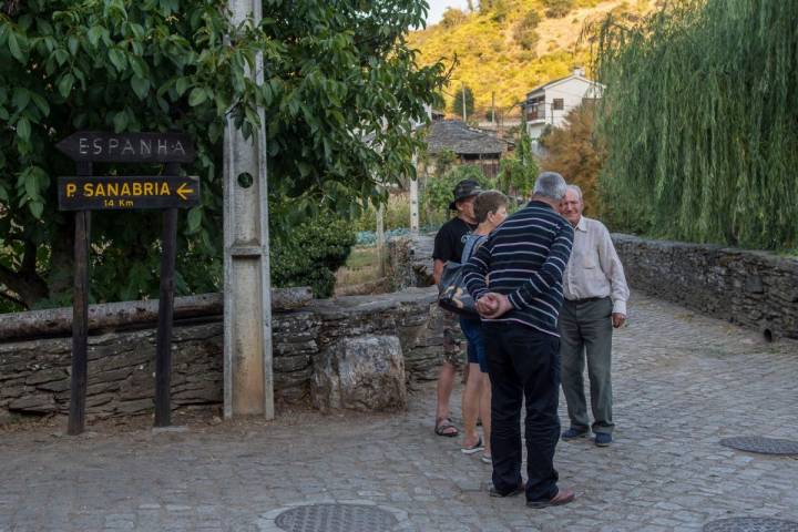 Este puente hace la función de frontera amable entre España y Portugal.