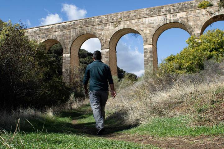 El acueducto de La Sima consta de ocho arcos sobre uno escarzado.