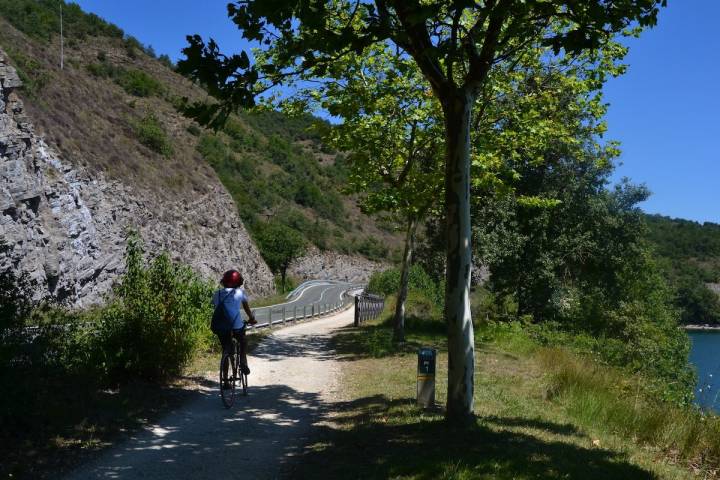 Ruta por la senda del parque Garaio, Vitoria